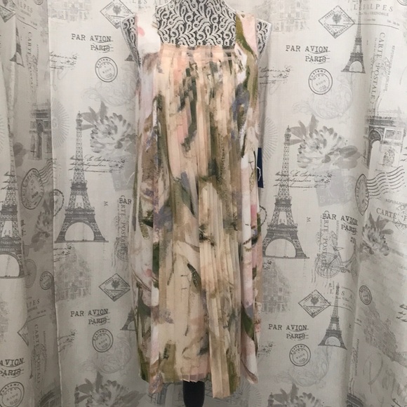 Simply Vera Vera Wang Dresses & Skirts - Simply Vera Wang NWT Dress Pink Floral Medium